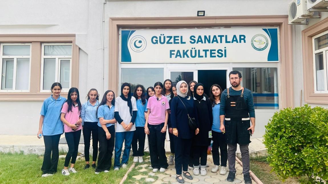 GÜZEL SANATLAR FAKÜLTESİNE GEZİ DÜZENLEDİK 